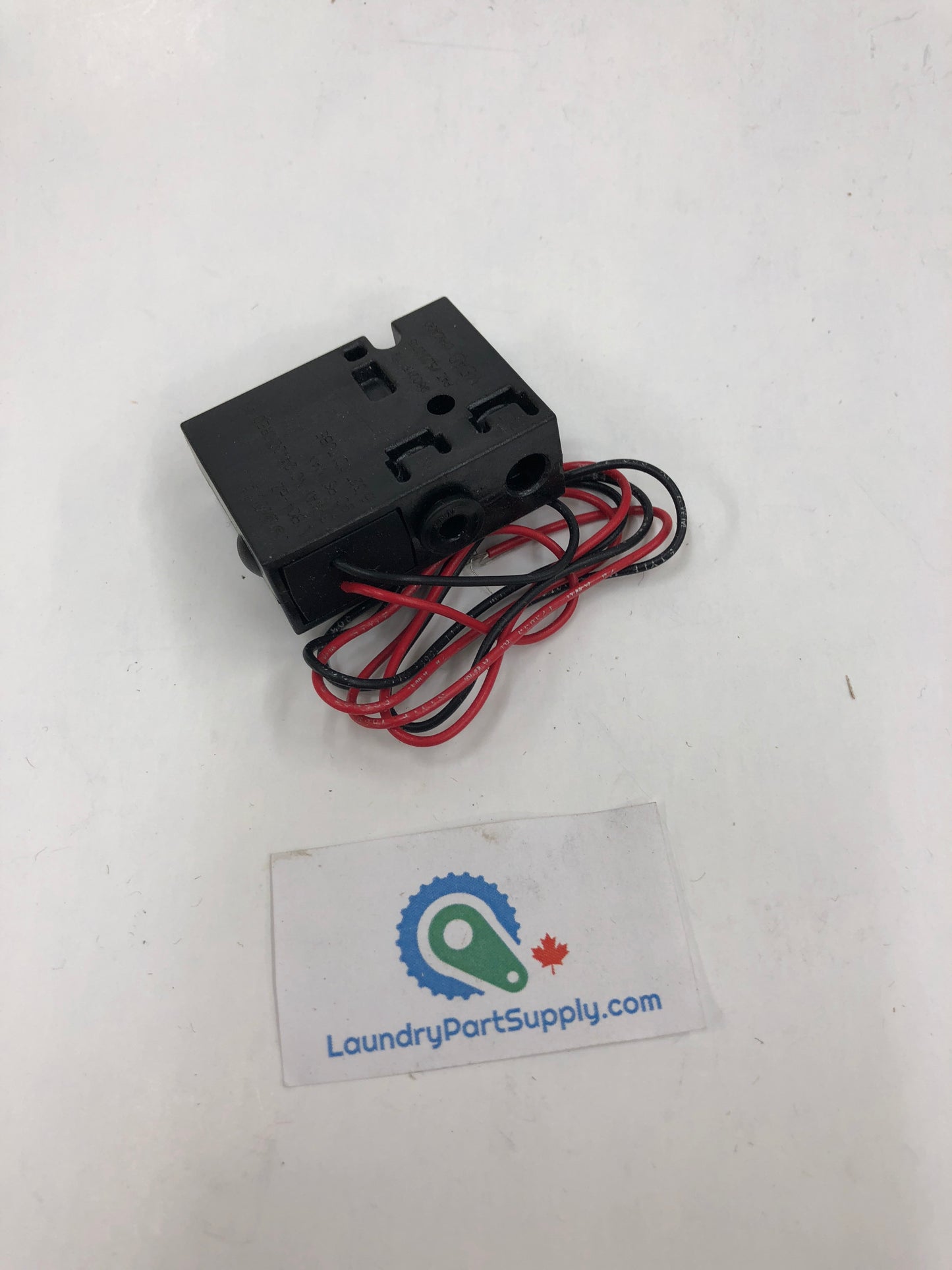 3 way Air Valve, 24 VDC, 90 PSI max.